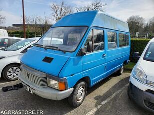 грузопассажирский микроавтобус Renault Trafic