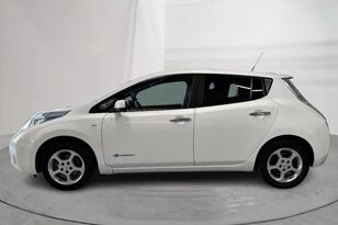 хэтчбек Nissan LEAF