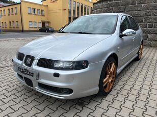 хетчбек SEAT Leon 1,9 TDI FR