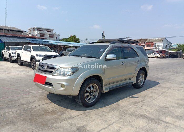 кросовер Toyota FORTUNER