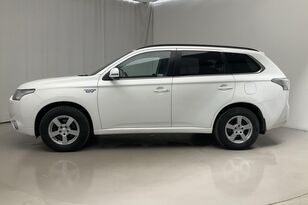 кроссовер Mitsubishi Outlander