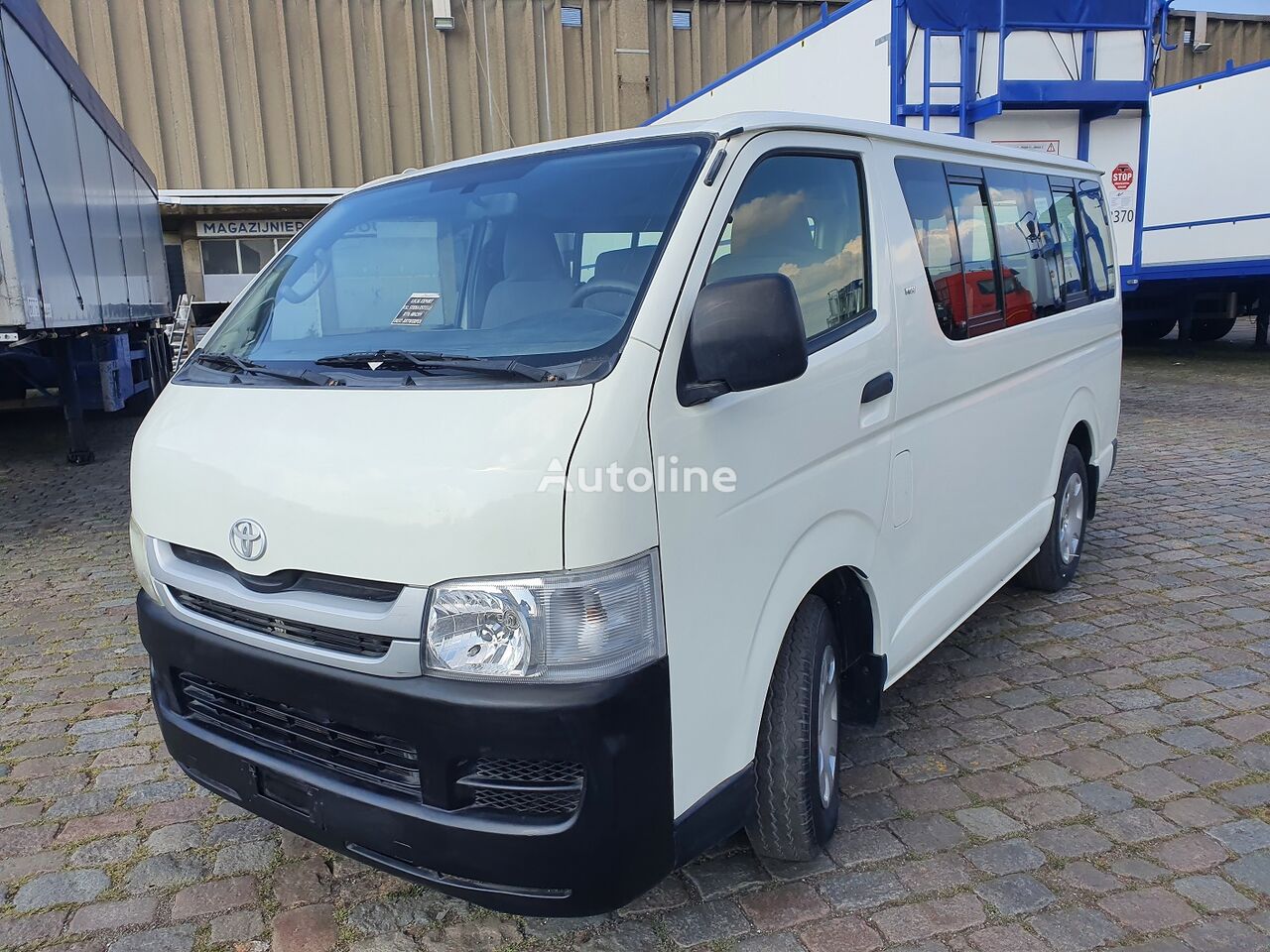 пассажирский микроавтобус Toyota Hiace ..15 places - Diesel .... (Transport service - - Worldwide