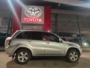 позашляховик Toyota RAV4