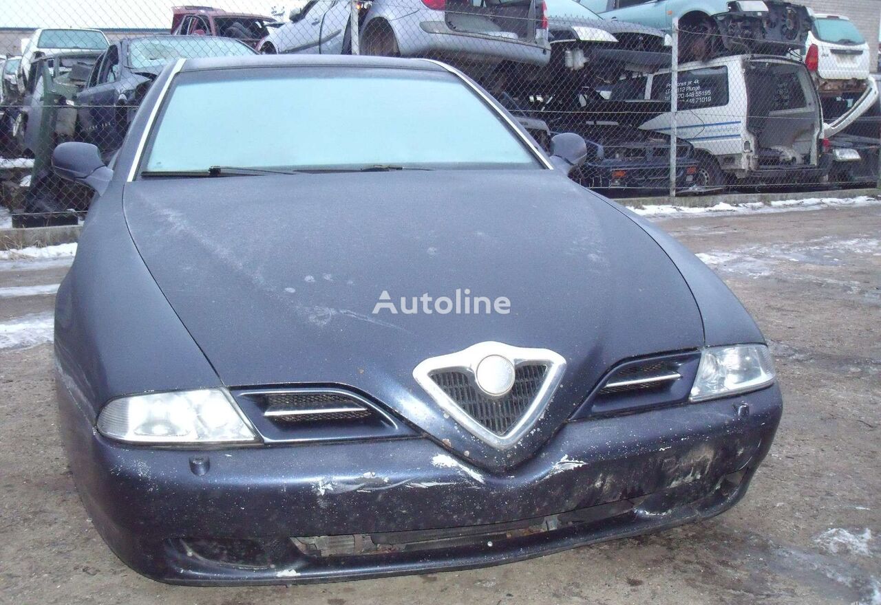 седан Alfa Romeo 166 запчастинами