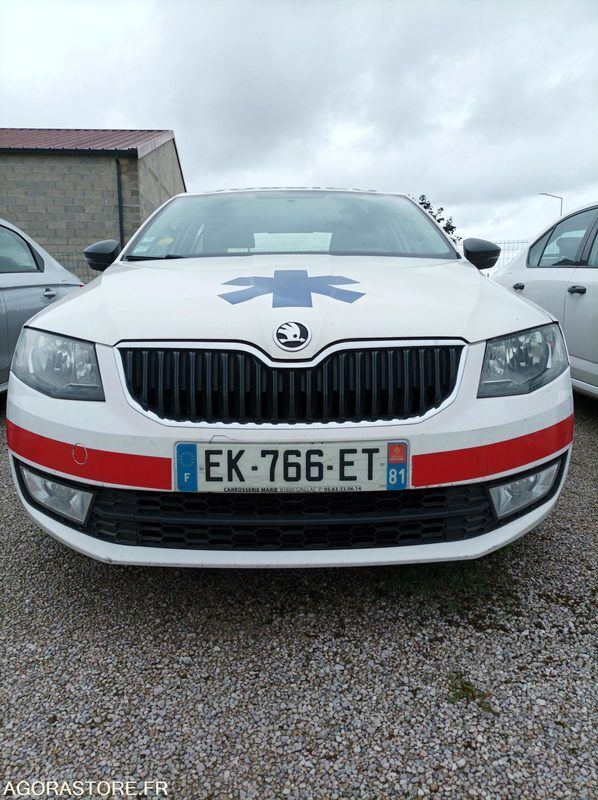 седан Škoda OCTAVIA