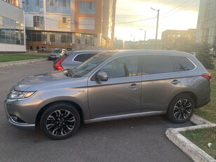 внедорожник Mitsubishi Outlander