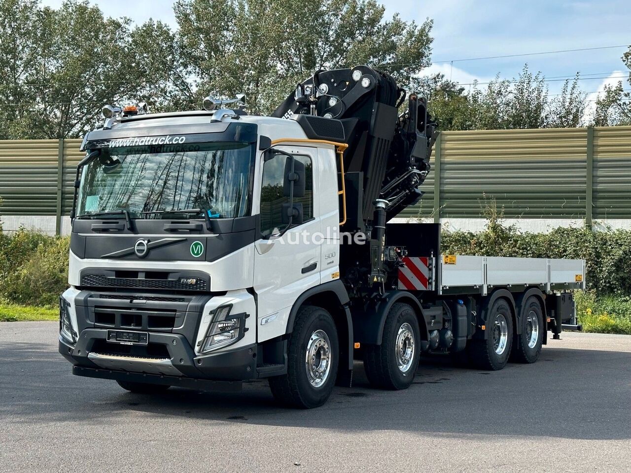 нова бортова вантажiвка Volvo FMX 500