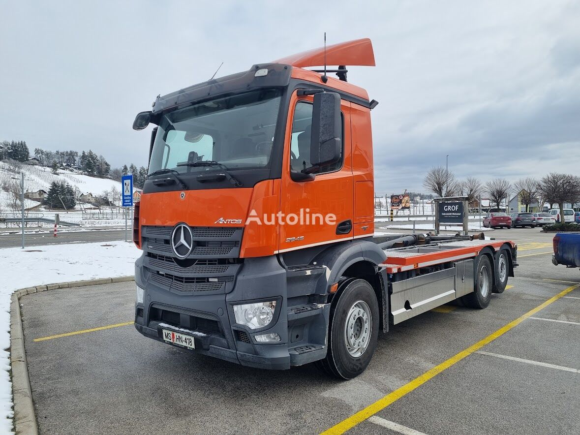 гаковий мультиліфт Mercedes-Benz 2845