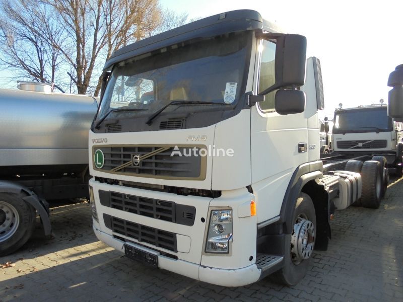 грузовик шасси Volvo FM9 300