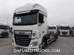 контейнеровоз DAF FAR XF530