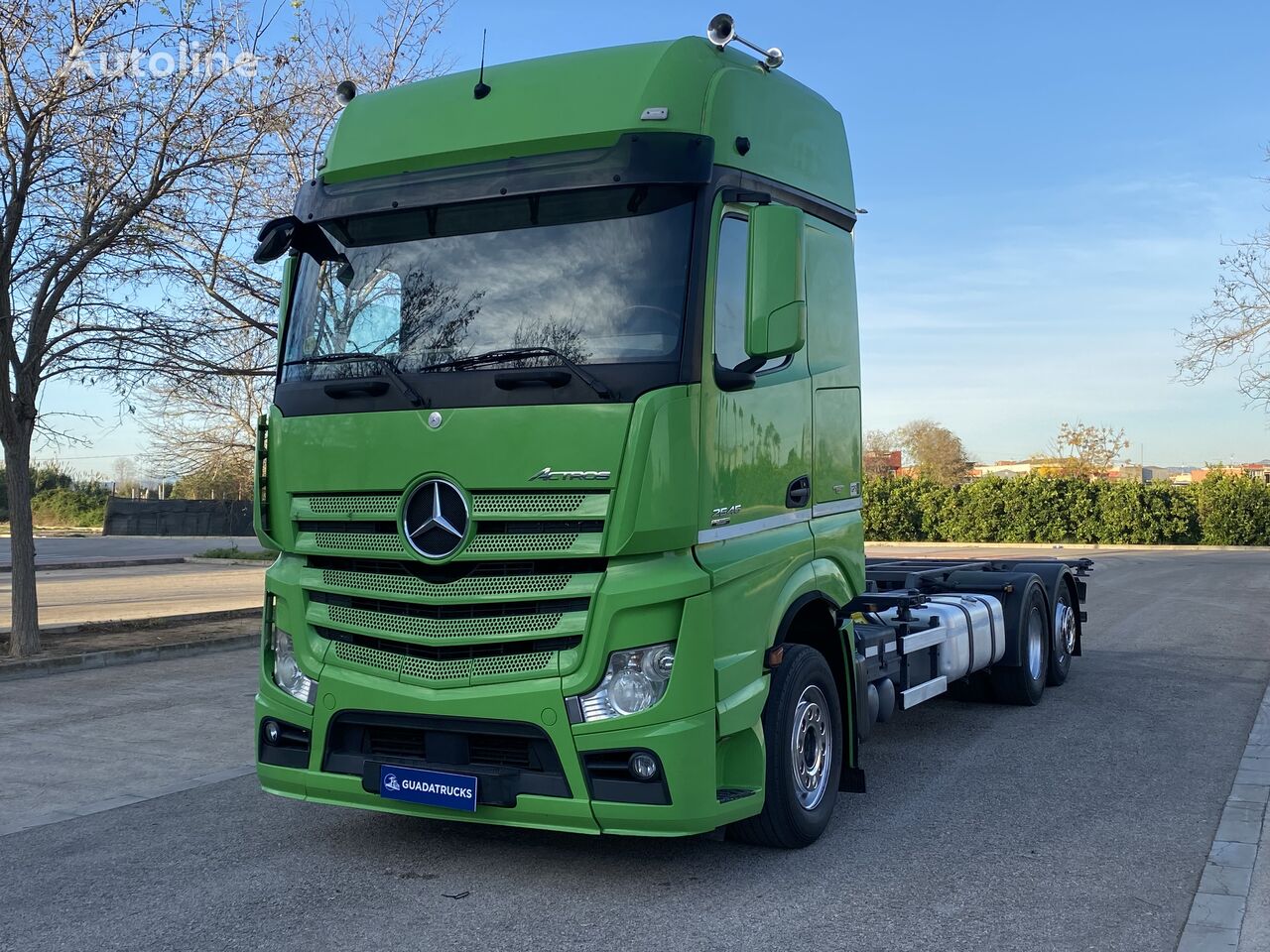 контейнеровоз Mercedes-Benz ACTROS 2545