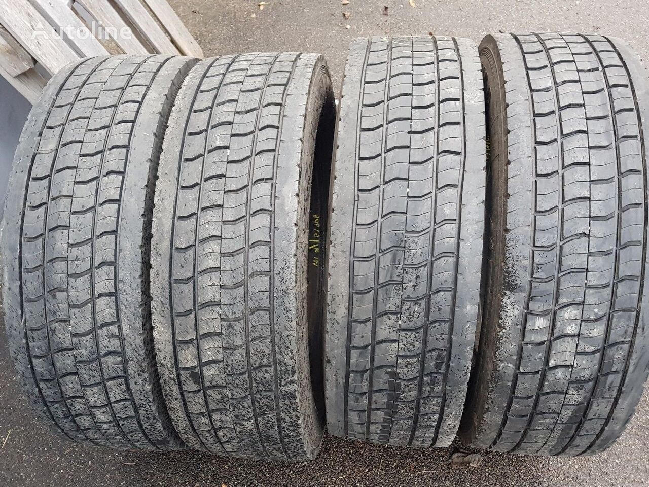 легковантажна шина 265/70R19,5 * 285/70R19,5 * 305/70R19,5 Gebrauchte