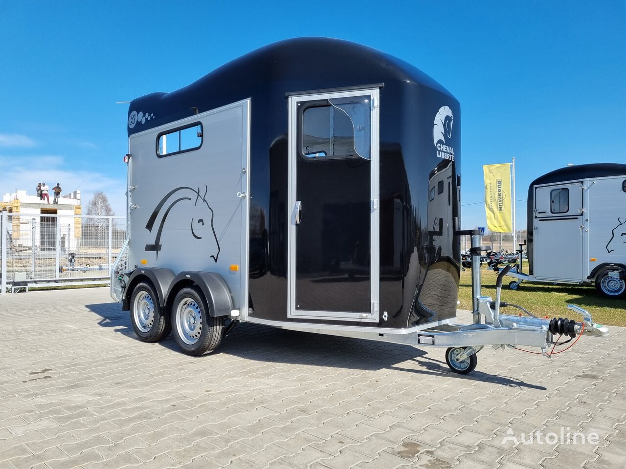 новый прицеп коневоз Cheval Liberté Gold 3 for two horses with tack room 2000 kg GVW trailer