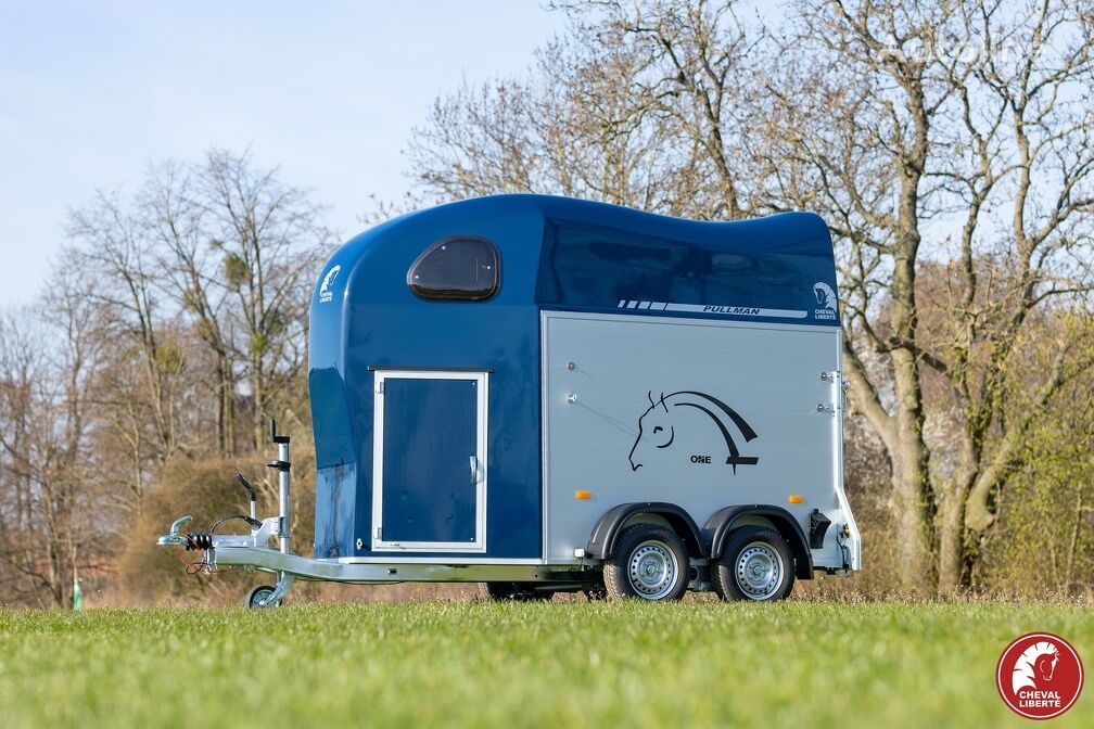 новий причіп коневоз Cheval Liberté Gold 1 one horse trailer