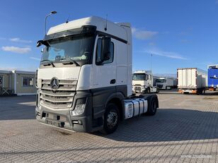 тягач Mercedes-Benz Actros 1845