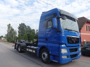 контейнеровоз MAN TGX 24.440