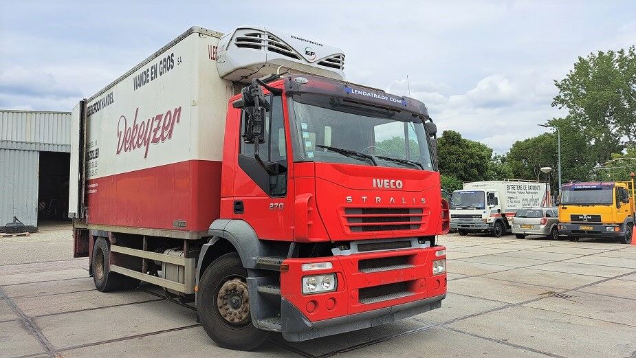 вантажівка рефрижератор IVECO Stralis 270 * Coldroom * 30 x Meat Hooks *