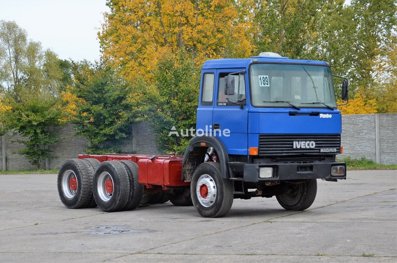 вантажівка шасі IVECO 260-30AH