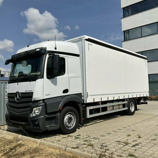 нова вантажівка шторна Mercedes-Benz Actros 5 1833L