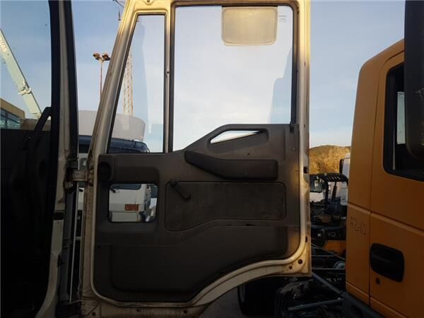 дверь Puerta Delantera Derecha Iveco EuroCargo Chasis     (Typ 130 E 1 для грузовика IVECO EuroCargo Chasis (Typ 130 E 18) [5,9 Ltr. - 130 kW Diesel]