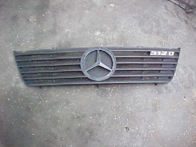 решетка радиатора для автомобиля Mercedes-Benz Sprinter 312